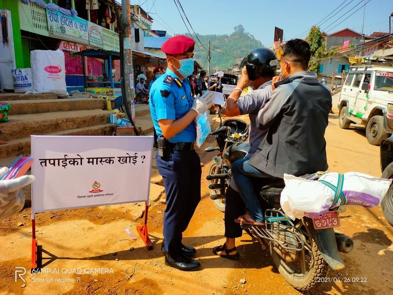 ‘तपाँईको मास्क खोई ?’